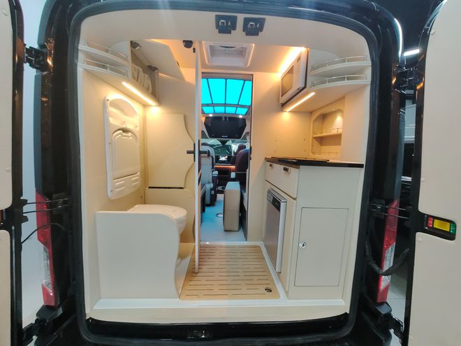 进口福特350巡游者B型房车带微波炉吗？(图5)