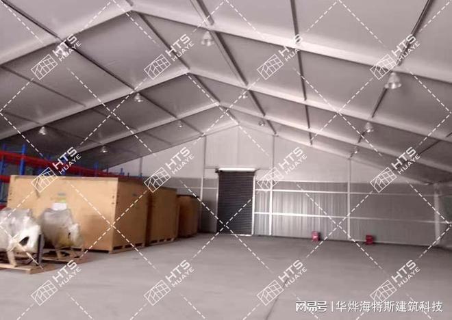 临时性仓储帐篷专业技术施工团队到当地协助搭建保障安全稳固性