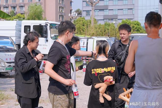 PG电子平台：玉鸟娱乐酷热送清凉关怀直抵最前线(图3)