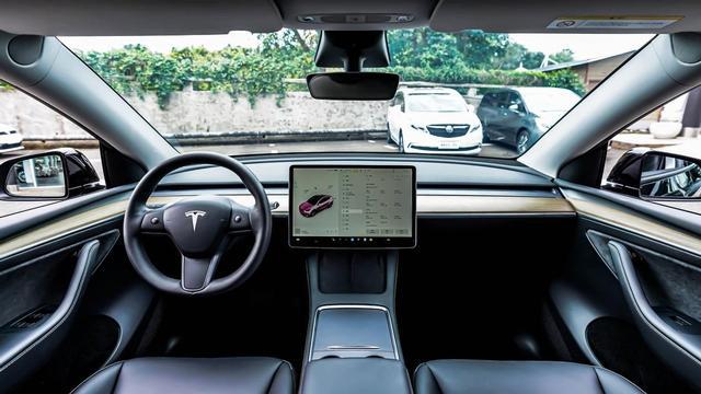 最强25万级新能源SUV对决智界R7和特斯拉ModelY怎么选(图6)