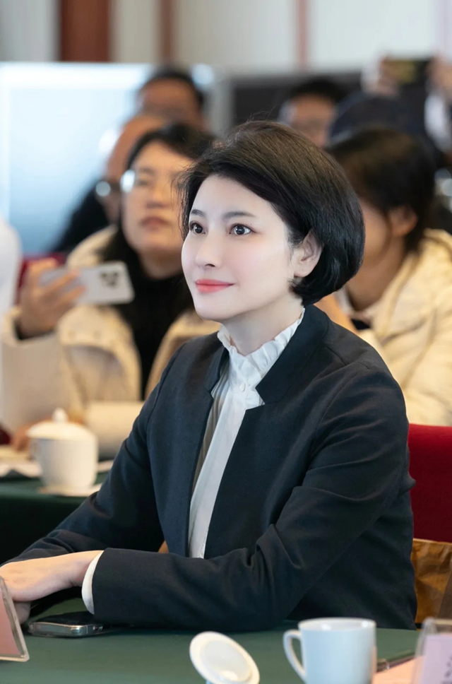 PG电子科技：2024年浙江省建筑幕墙行业新质生产力学习交流会议在杭州召开(图2)