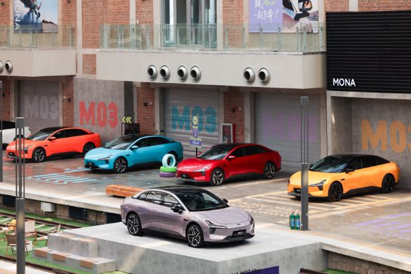 同级最强智能辅助小鹏MONAM03新版型升级上市1198万元起(图3)