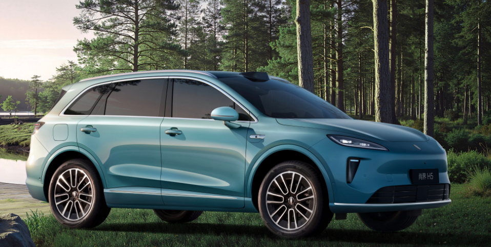 鸿蒙智行“爆更”！2小时连发6款新车从16万到百万全拿捏？(图11)