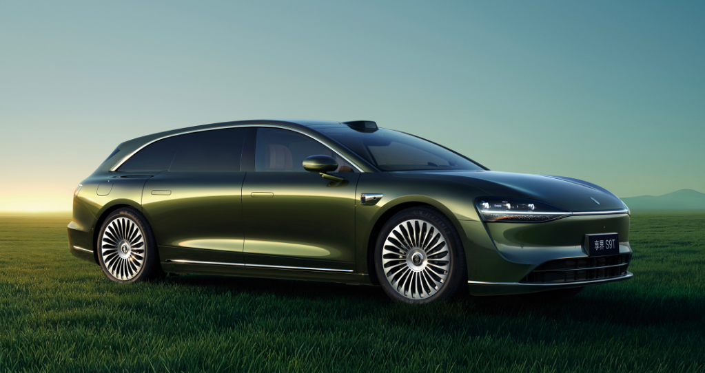 鸿蒙智行“爆更”！2小时连发6款新车从16万到百万全拿捏？(图15)