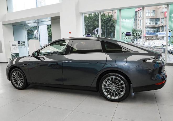 PG电子科技：买车必看！10万级超值家用轿车推荐零跑C01不容错过！(图2)