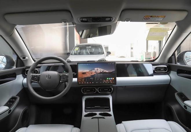 PG电子科技：买车必看！10万级超值家用轿车推荐零跑C01不容错过！(图7)