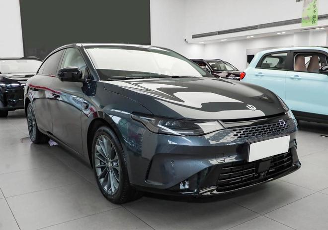 PG电子科技：买车必看！10万级超值家用轿车推荐零跑C01不容错过！(图6)