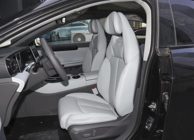 PG电子科技：买车必看！10万级超值家用轿车推荐零跑C01不容错过！(图5)