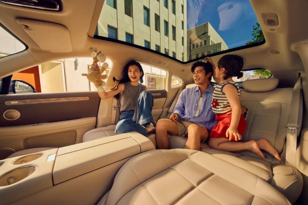 新一代智己LS6权益售价1979万起增程版纯电续航450km(图7)