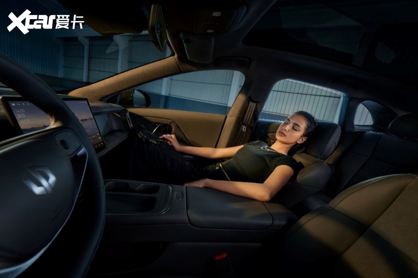 PG电子科技：预售价1058-1318万潮流个性“单品”零跑Lafa5高能上场(图10)