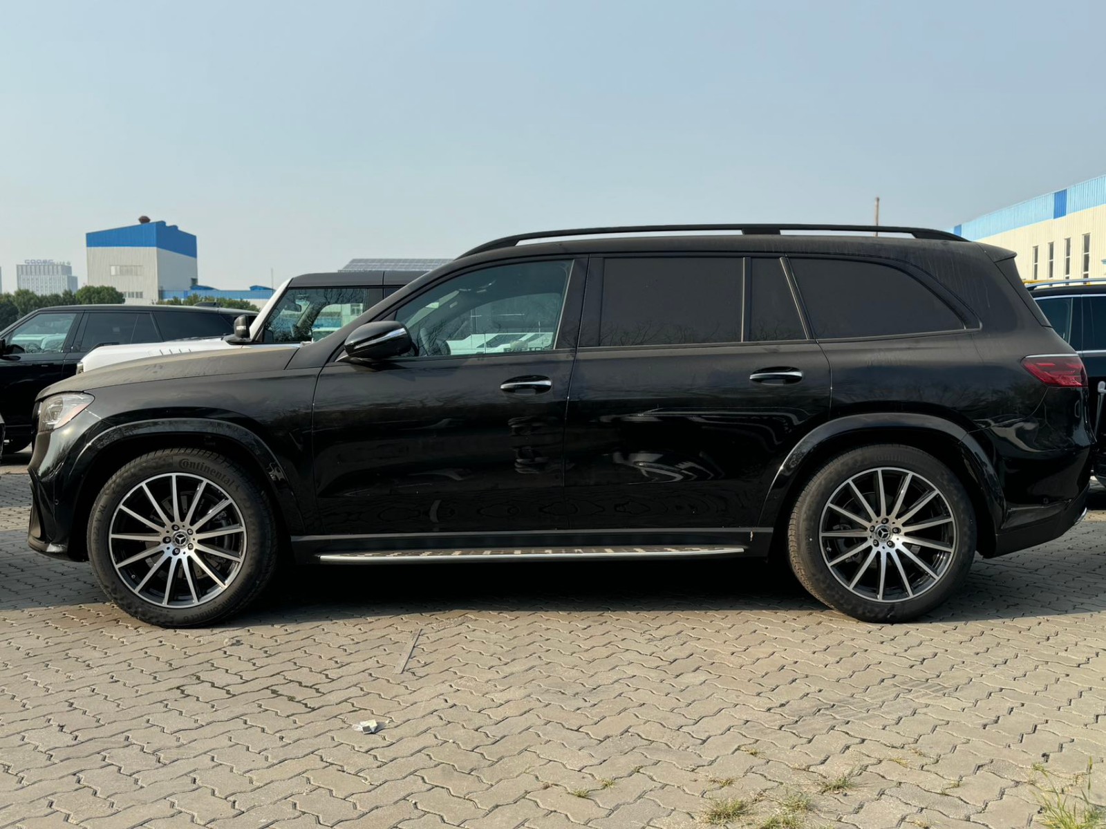 PG电子平台：美规版2024款进口奔驰GLS450驾驶体验(图4)