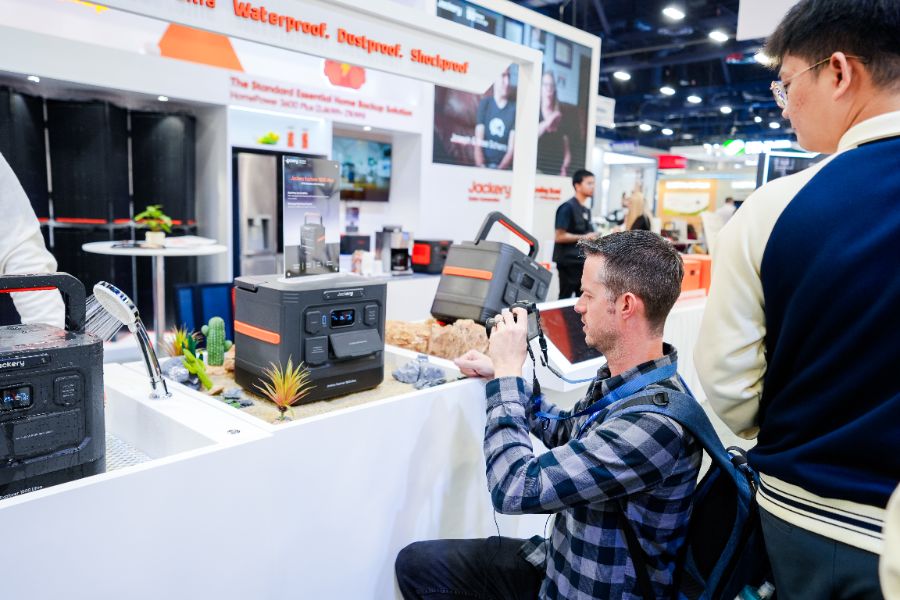 PG电子平台：锚定星链全球布局华宝新能AI光储与火星机器人深耕离网能源(图5)