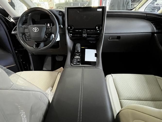 PG电子科技：丰田埃尔法最低多少钱天津现车热销90万不加价报价全国可分期(图2)