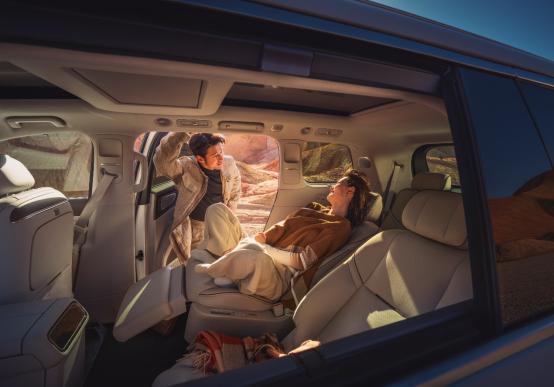 PG电子平台：售2198万起旗舰9系SUV零跑D19正式上市(图4)