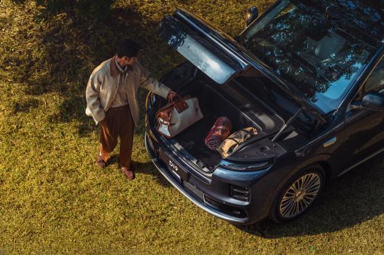 PG电子平台：售2198万起旗舰9系SUV零跑D19正式上市(图5)