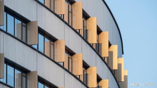 【行业前瞻】2026年冲孔铝板的3种高级玩法正改变商业建筑面貌(图3)