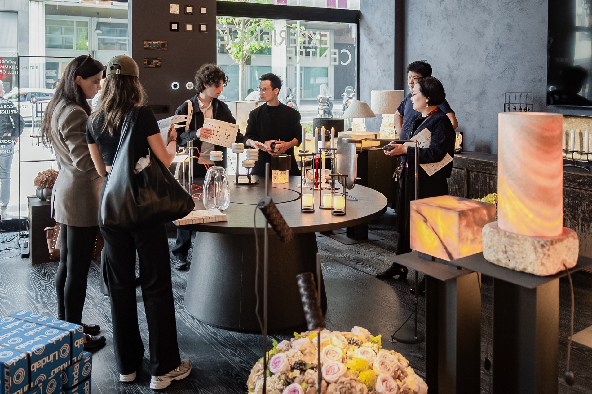 PG电子平台：从智能领先到审美领先摩根moorge亮相米兰彰显中国品牌力量(图2)